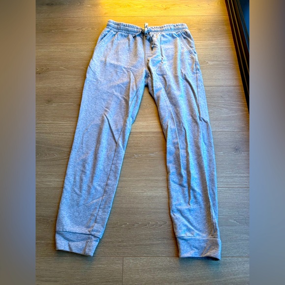 FREE w/Purchase 🩷 Light Gray Basic Drawstring Sweatpants with Pockets - Picture 1 of 3